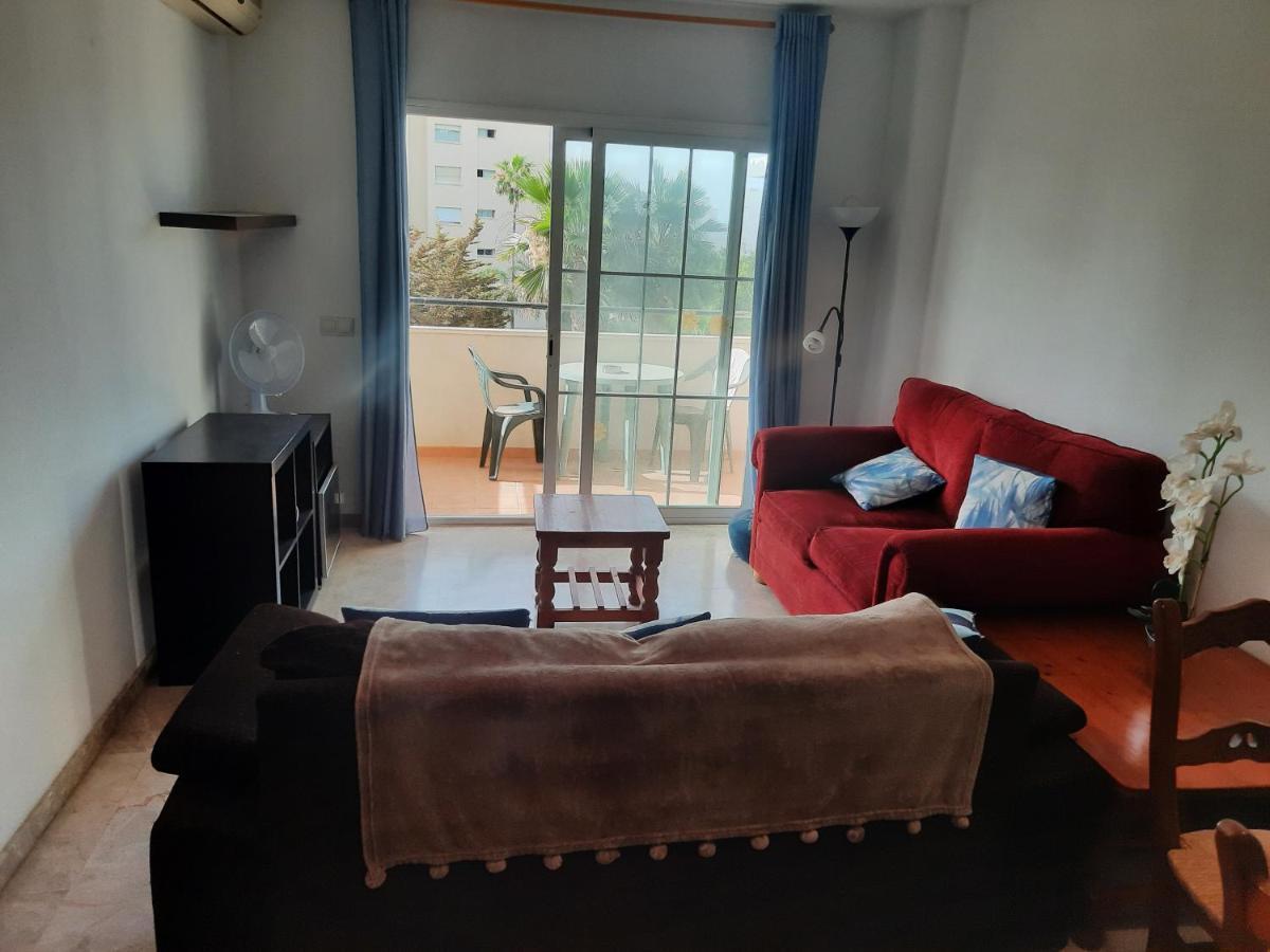 Central 2-Bed Apartment In Estepona Port Экстерьер фото